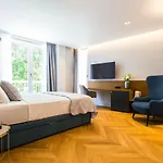 بيت ضيافة Muse Luxury 4*