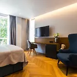 Muse Luxury 4* زادار