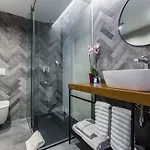Muse Luxury 4* زادار
