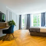 Muse Luxury 4*