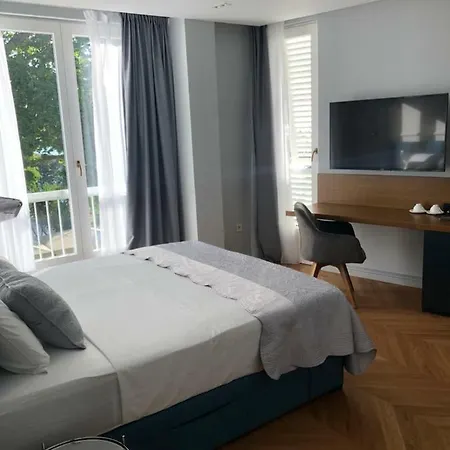 Гостьовий будинок Muse Luxury 4*